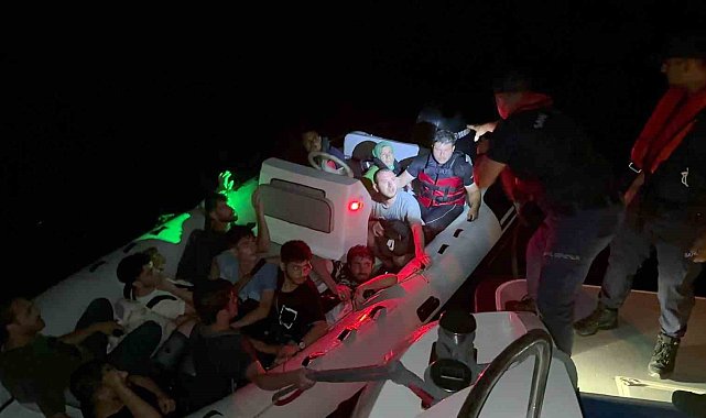 Fethiye'de göçmen kaçakçılığı şüphelisi ve 10 düzensiz göçmen yakalandı