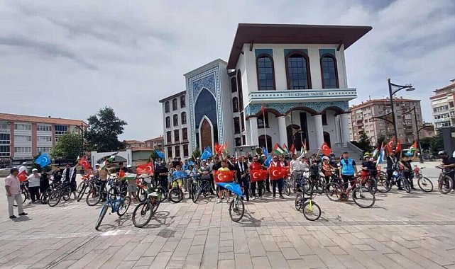 Filistin ve Doğu Türkistan için pedal çevirdiler