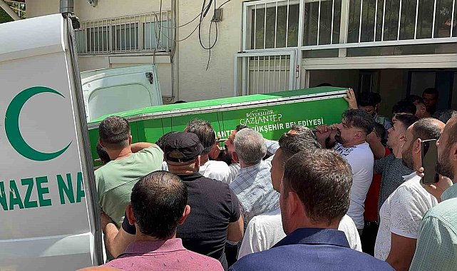 Gaziantep'te cinnet getiren şahıs 4 arkadaşını katlederek intihar etti