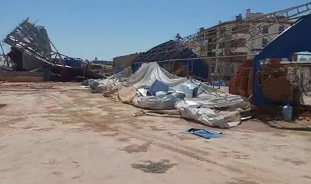 Gaziantep'te şiddetli rüzgar yemekhanenin çatısını uçurdu