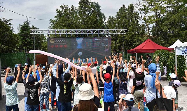 Geleneksel Ankara Çocukevleri Sitesi Bilim ve Teknoloji Şenliği Ankara'da yapıldı