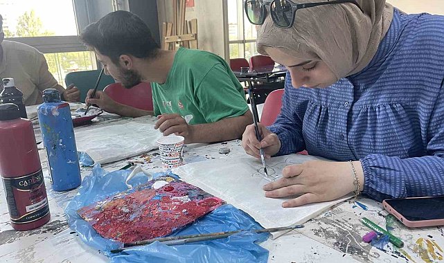 Gençlerden plastik poşet tüketimini azaltmak için etkinlik