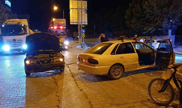 Gölbaşı'nda iki otomobil çarpıştı: 1 yaralı