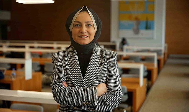 Güneş gözlüğünde kaşlar çerçevenin içinde kalmalı