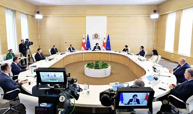 Gürcistan'da "Yabancı etkinin şeffaflığı" yasası yürürlüğe girdi