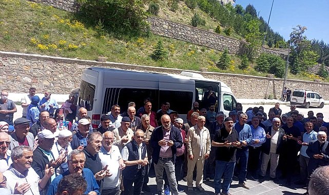 Hacı adayları Bayburt&#039;tan dualarla uğurlandı