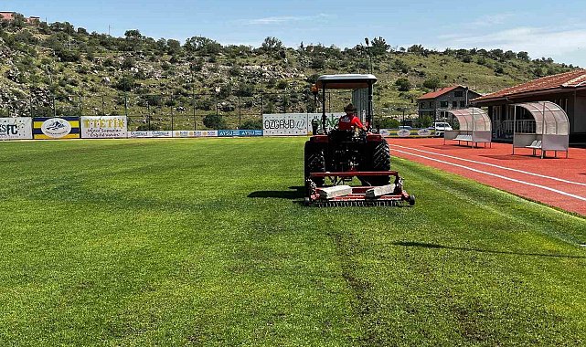 Hacılar Fevzi Mercan Stadyumu'nda zemin yenileme çalışmaları başladı