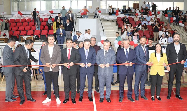 Hakkâri'de yılsonu sergisi