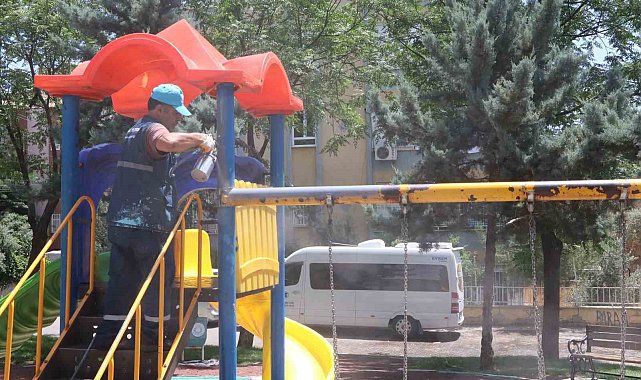 Haliliye Belediyesi ile parklar ve oyun grupları yenileniyor