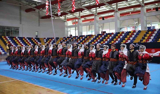 Halk oyunları grup yarışmaları sona erdi