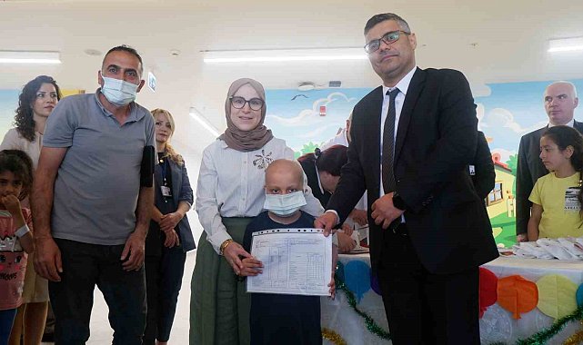 Hastane okulunda karne günü heyecanı