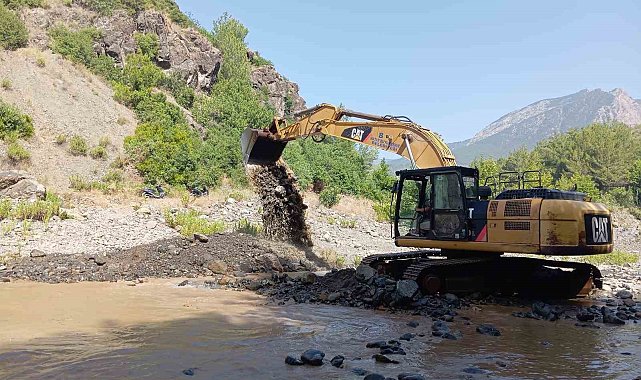 HBB dere ve kanal temizliklerine hız verdi