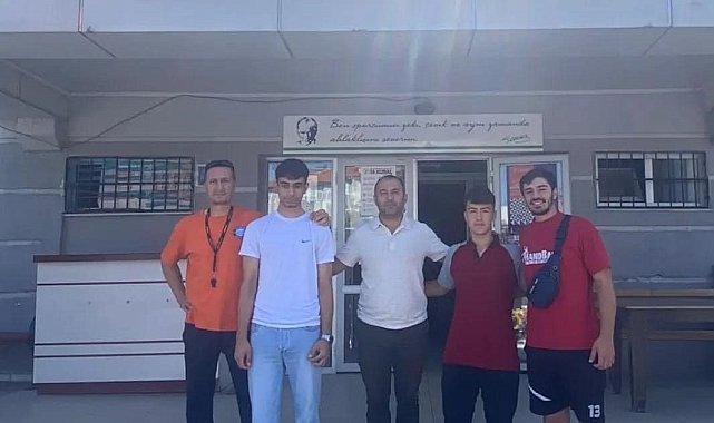Hentbol Milli Takıma Salihli'den 2 sporcu