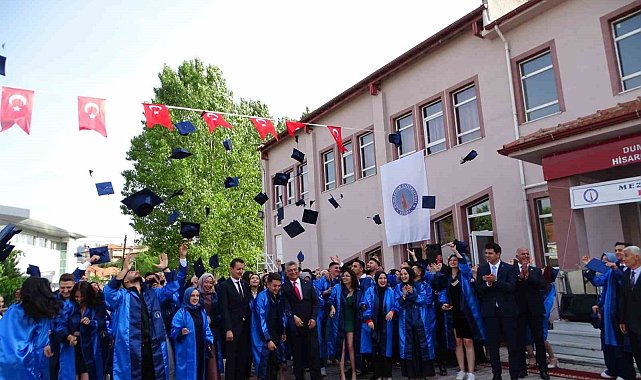 Hisarcık MYO'da mezuniyet coşkusu