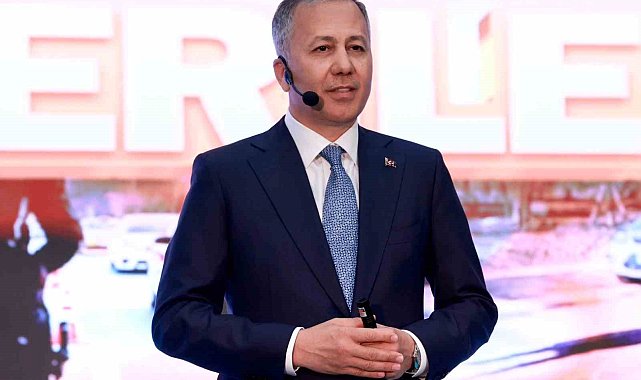 İçişleri Bakanı Yerlikaya: "Kurban Bayramı tatilli süresince meydana gelen trafik kazalarında 72 kişi hayatını kaybetti, 12 bin 274 kişi yaralandı"
