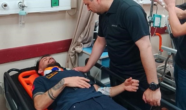 İl Sağlık Müdürü Şenkul kazada yaralanan personelini hastanede yalnız bırakmadı