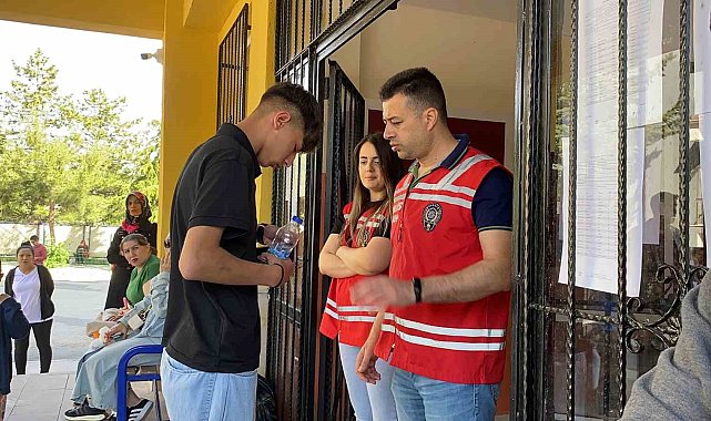 Isparta'da 4 bin 939 öğrenci LGS'de ter döktü