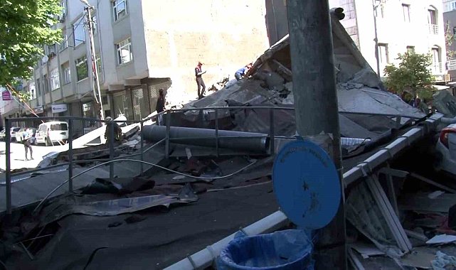 İstanbul Valiliği: "Küçükçekmece'de 3 katlı bina çöktü"
