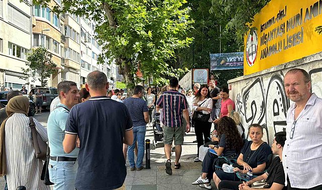 İstanbul'da AYT heyecanı başladı: Geç kalan öğrenciler alınmadı