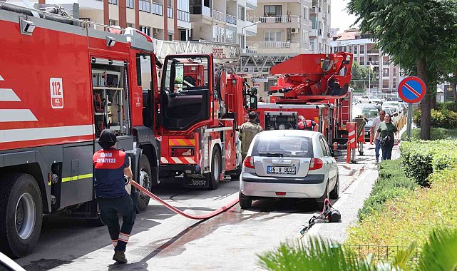 İzmir Park AVM'de korkutan yangın, AVM boşaltıldı