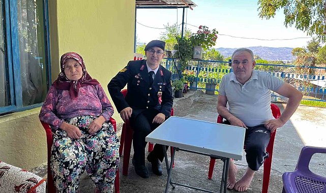 Jandarma bayramda da şehit ailelerini unutmadı