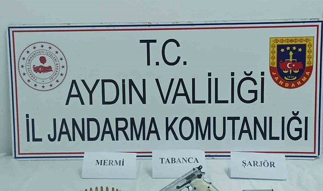 Jandarma ekipleri ruhsatsız tabanca ele geçirdi