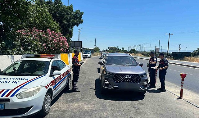 Jandarmadan hız ve emniyet kemeri denetimi