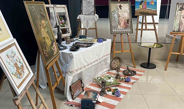Kadınlar eskimiş ürünleri sanat eserine dönüştürüyor