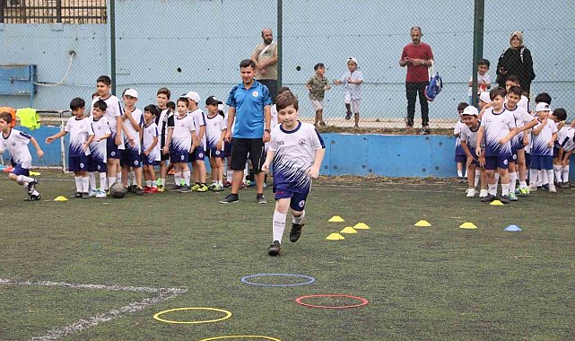 Kağıthane Belediyesi 22 farklı branşta öğrencilere eğitimler veriyor