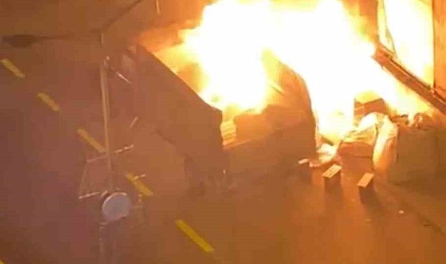 Kağıthane'de akılalmaz olay: Yangından böyle mal kaçırdı