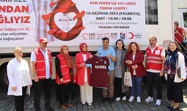 Kan verene Trabzonspor forması hediye