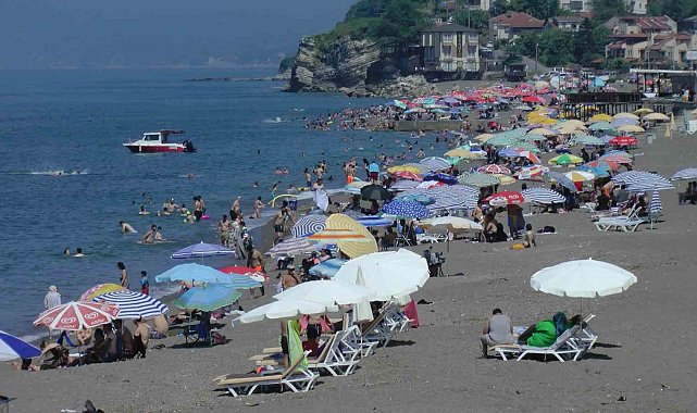 Karadeniz sahilleri tıklım tıklım