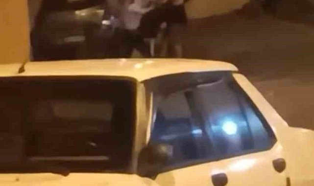 Karaköy'de aldatma kavgası kamerada: Adamın üstünü paramparça etti