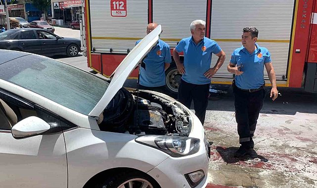 Karaman&#039;da seyir halindeki otomobil alev aldı