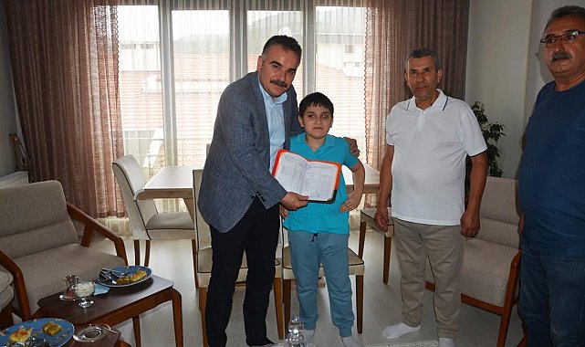 Karnesini evinde kaymakamdan aldı