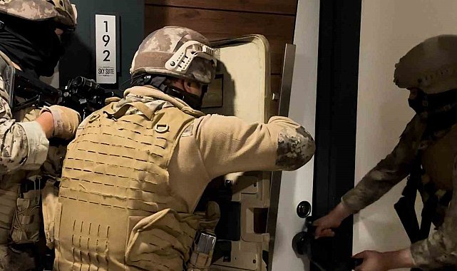 Kars&#039;ta binlerce kişinin banka hesaplarını ele geçiren çete çökertildi