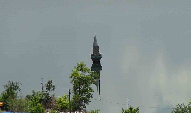 Kars'ta köy sular altında, minare dışarıda kaldı