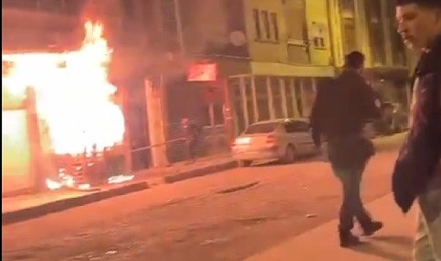 Kars'ta market alev alev yandı