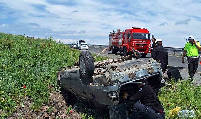 Kars'ta trafik kazası 1'i ağır 2 yaralı
