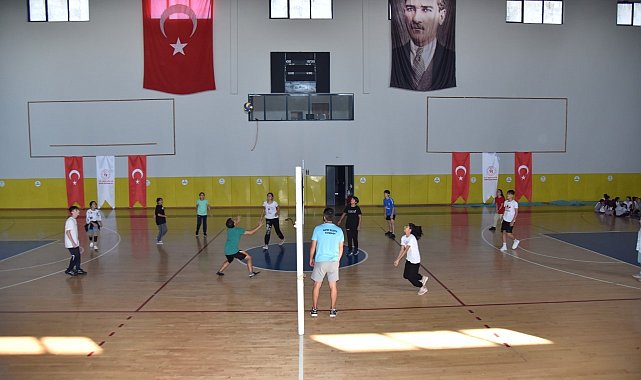 Kartepe'de yaz spor okulları sezonu açılıyor