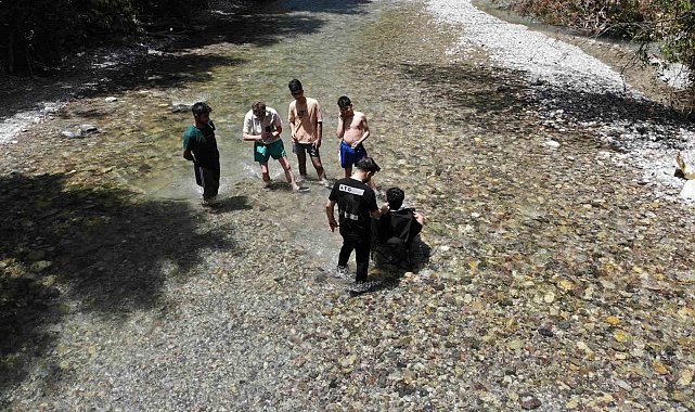 Kavurucu sıcakta buz gibi kanyonda ferahlatan tıraş