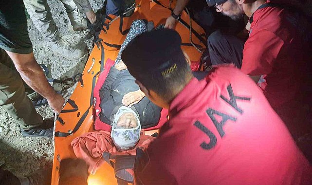 Kayıp yaşlı kadın evine 500 metre mesafede yaralı olarak bulundu