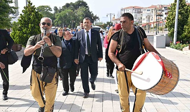 Kiraz Festivali davul-zurna eşliğinde başladı
