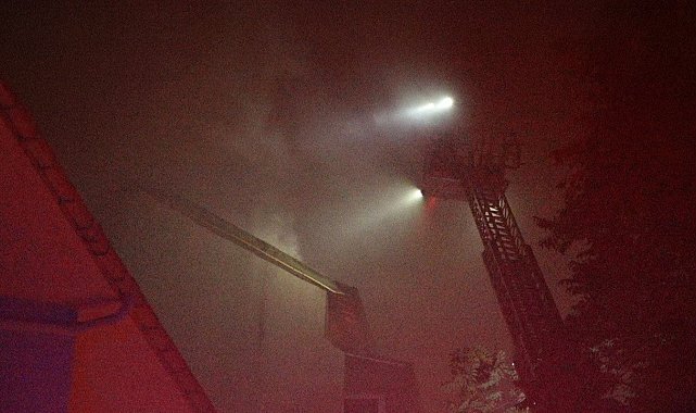 Kırklareli'deki yangın kontrol altına alındı: 2 kişi dumandan etkilendi, 1 itfaiye eri yaralandı