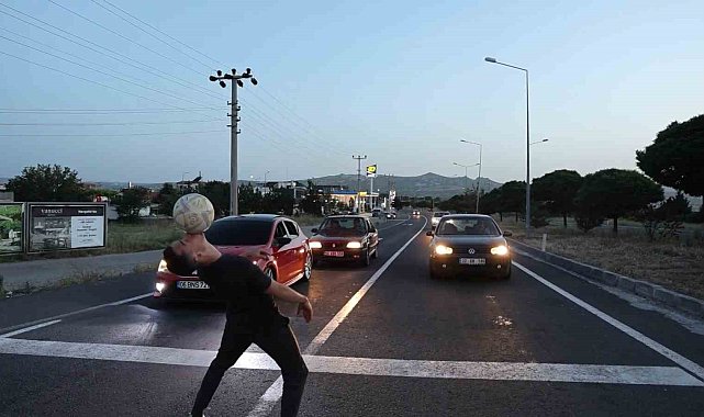 Kırmızı ışıkta şov yaptı
