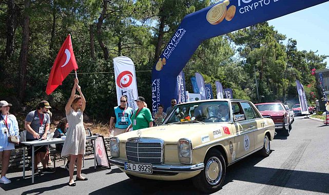 Klasik otomobil tutkunları Bodrum'da buluştu