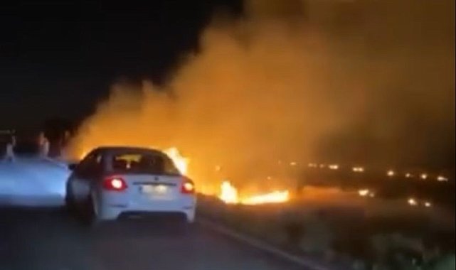 Konya'da arpa ekili arazi alev alev yandı