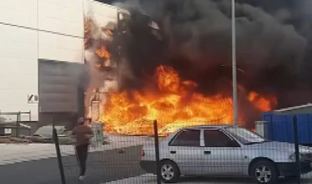 Konya'da sünger üretimi yapan iş yerinde yangın