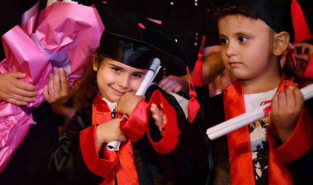 Konyaaltı kreşlerindeki minikler kep fırlattı