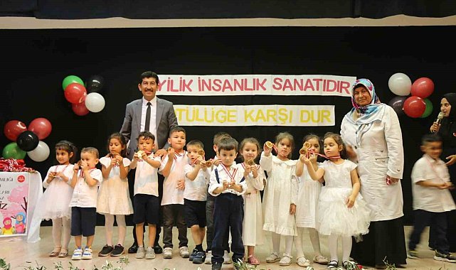 Köyceğiz'de minikler yıl sonu heyecanı yaşadı